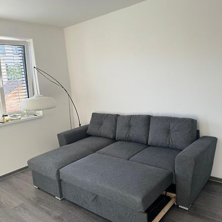 Soukromy Byt 2+Kk S Balkonem A Parkovanim 兹诺伊莫 外观 照片